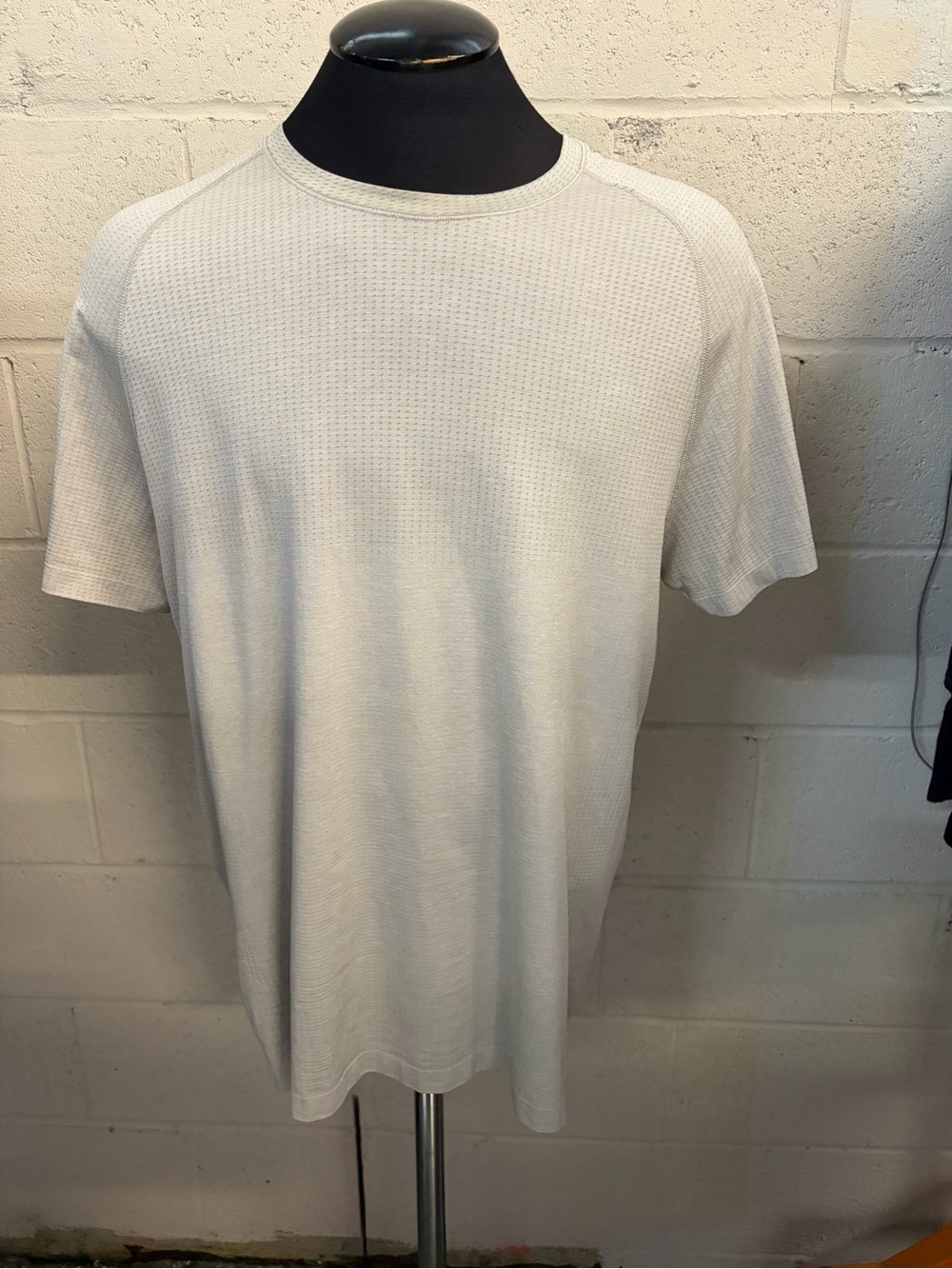 Lululemon T Shirt